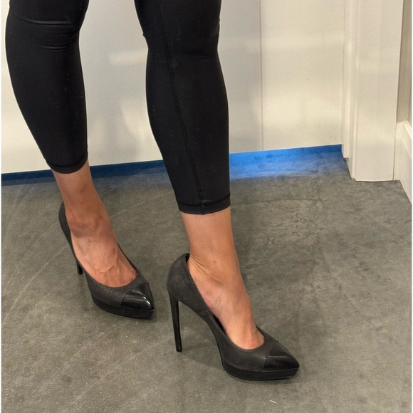 Saint Laurent matte sparkling black pumps with patent toe - Picture 6 of 9